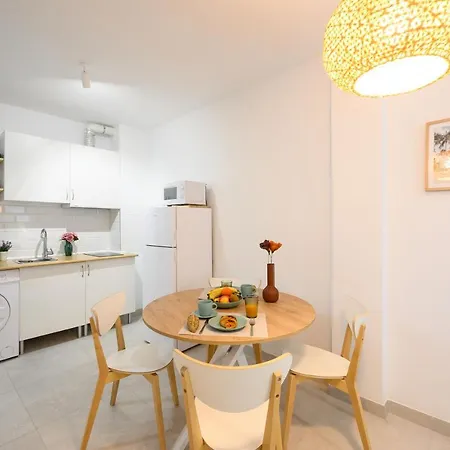 New 1 Bedroom At 4 Min To The By 10tosea Apartment