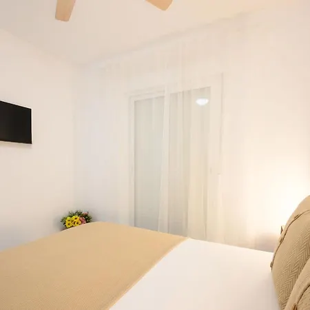 New 1 Bedroom At 4 Min To The By 10tosea Apartment